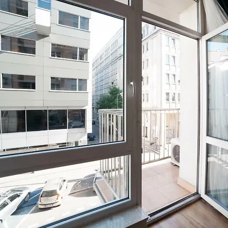 Netflix & Chill - Air Conditioning Apartment